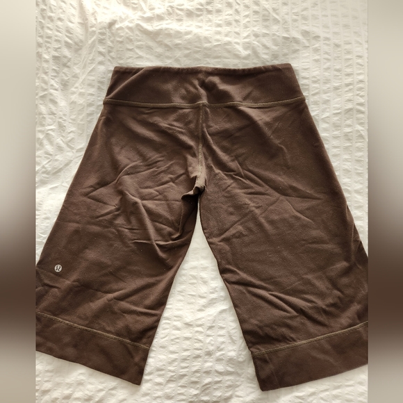 Lululemon brown cropped pants - size 6 - Picture 2 of 2